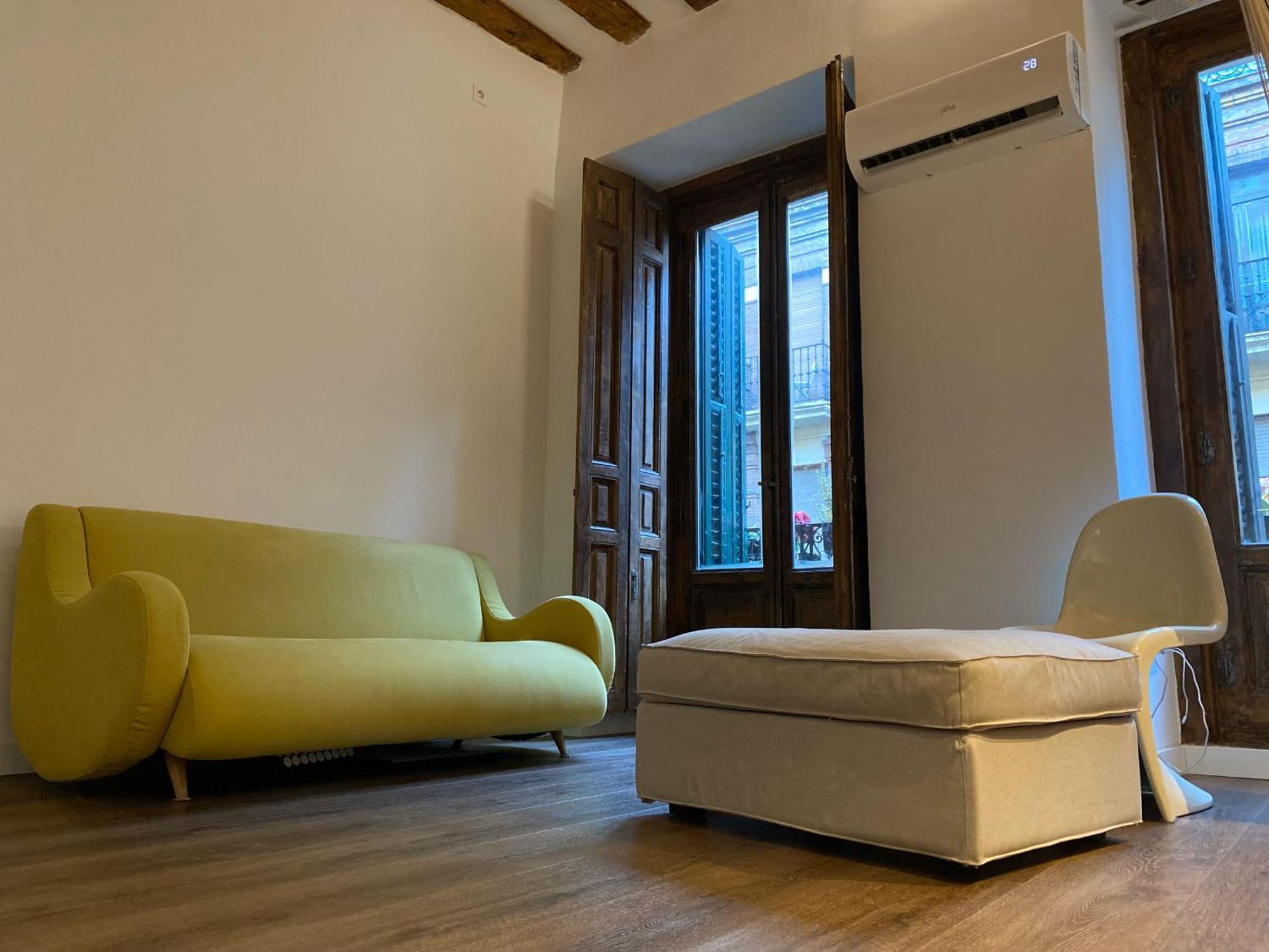 Hortaleza 4, Preciso Estudio En Chueca Junto A La Gran Via De Мадрид Экстерьер фото