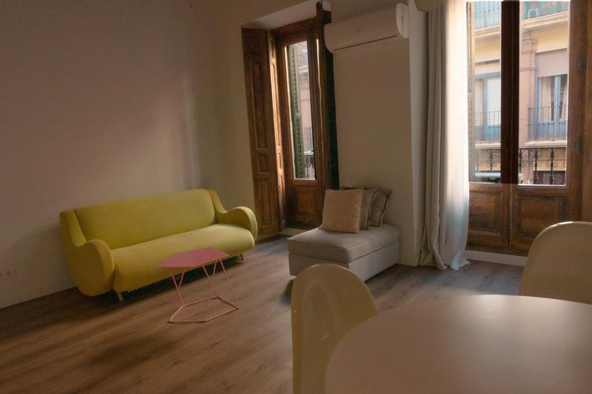 Hortaleza 4, Preciso Estudio En Chueca Junto A La Gran Via De Мадрид Экстерьер фото