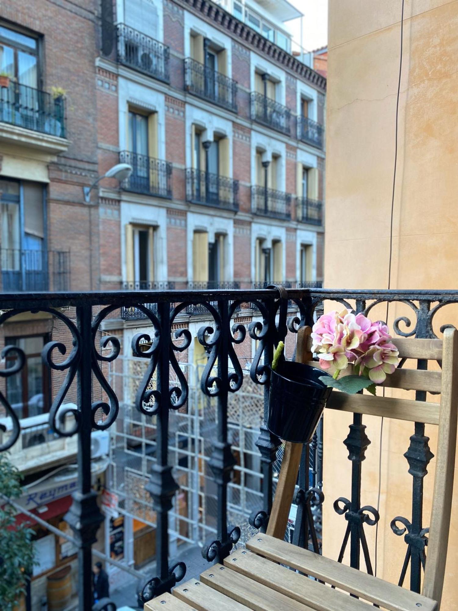 Hortaleza 4, Preciso Estudio En Chueca Junto A La Gran Via De Мадрид Экстерьер фото